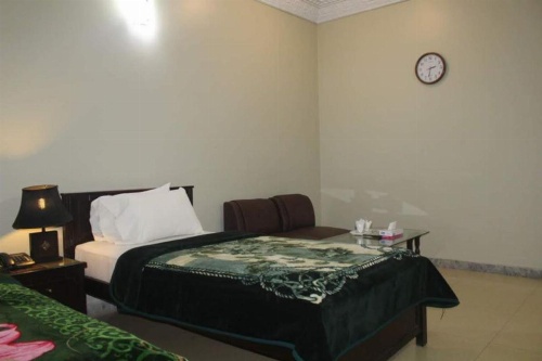 Clifton Guest House Bath Island image 11