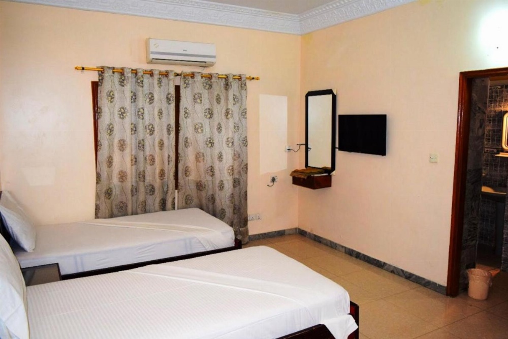 Clifton Guest House Bath Island